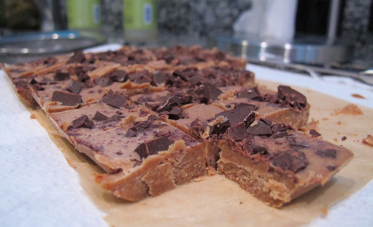 almond-chocolate-freezer-fudge
