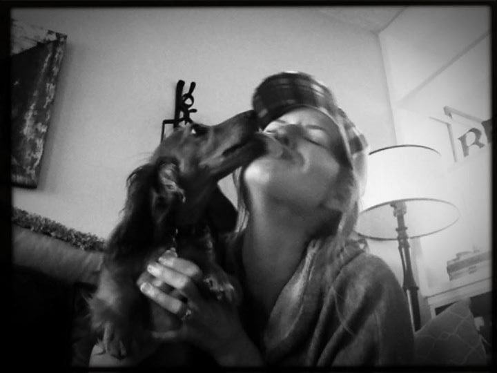 kate-maggie-kissing