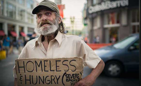 giving-back-to-homeless-people